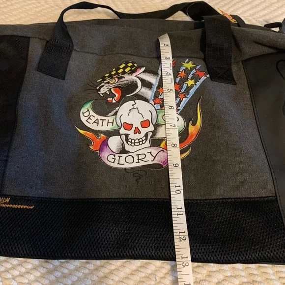 Ed Hardy Skull Graphic Duffel Bag NWT - Picture 6 of 8